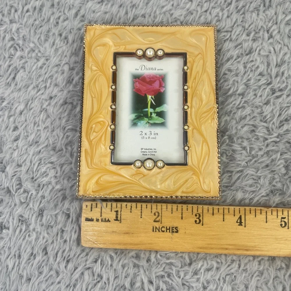 BP Industries Diana Series Picture Frame 2x3 Yellow Pearl Marbled‎ Enamel